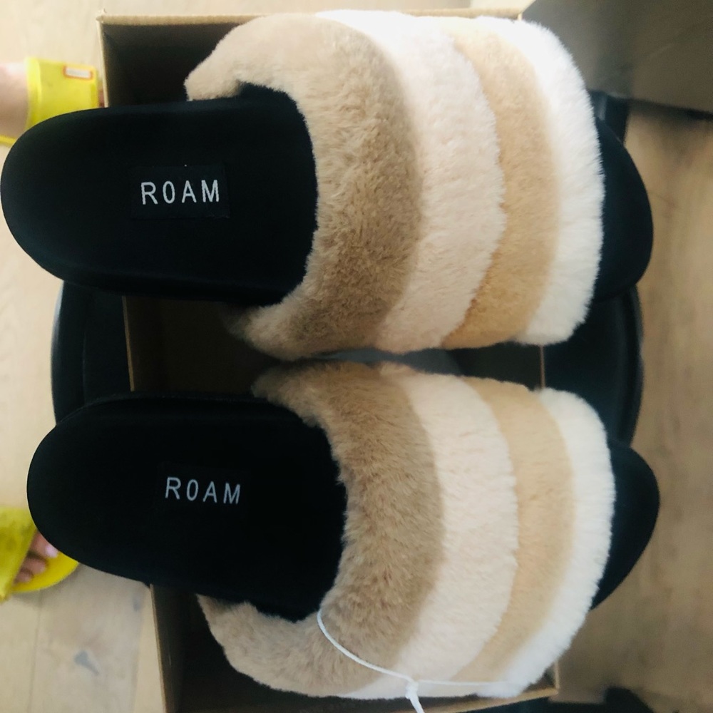 Faux shearling slipper